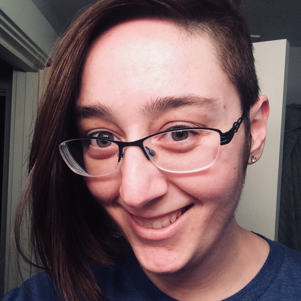 Meet your Posher, Laura